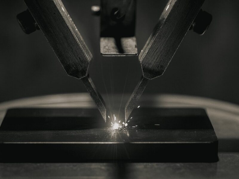 射出成形部品の絶縁信頼性を高める材料選定 － 高CTI・高耐熱・高寸法安定エンプラの最新動向