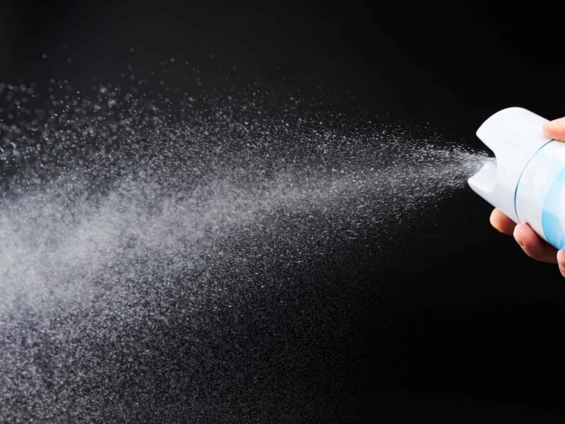 射出成形における離型剤トラブルのすべて － 銀条・白化・塗装密着不良の原因を断つ